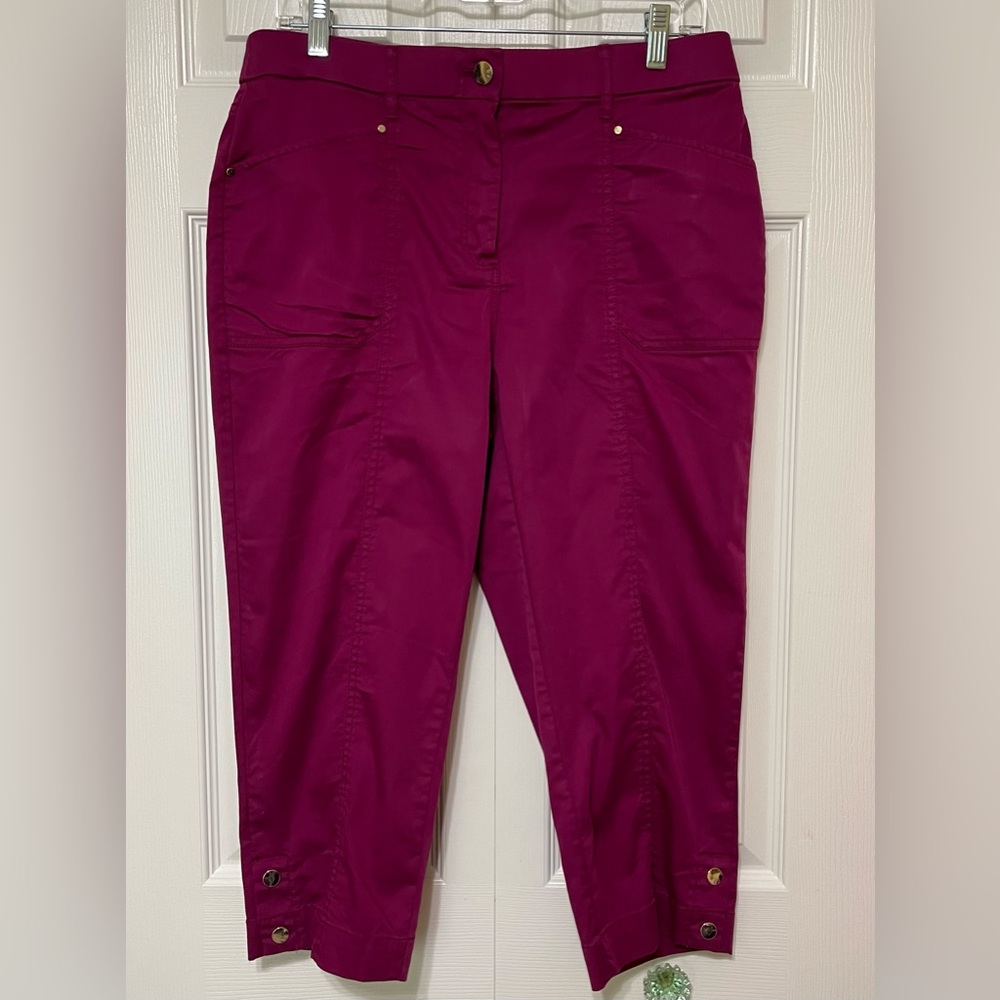 Chico's Fuchsia Capris